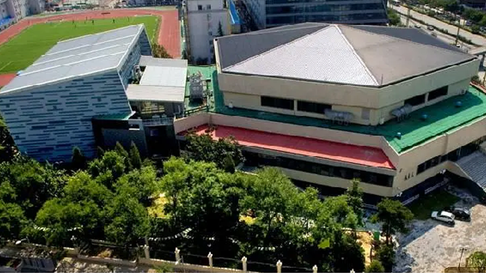   地坛体育馆